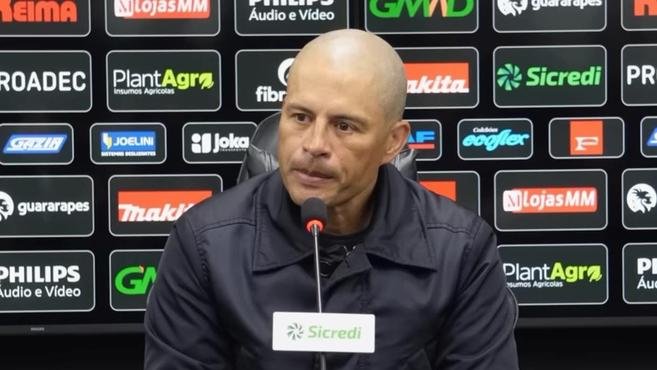 �dolo do Cruzeiro, Alex � demitido por time da S�rie B