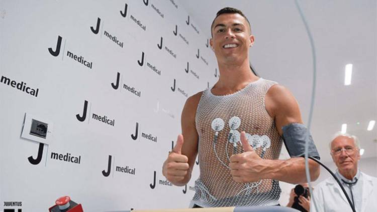 Foto de Cristiano Ronaldo correndo na esteira