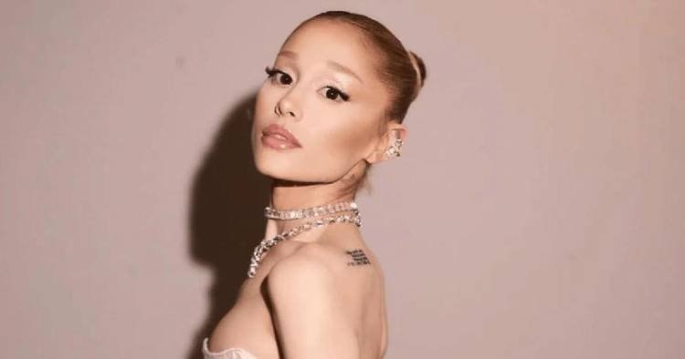 Ariana Grande faz discurso emocionante no VMA