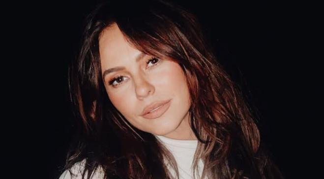 Paolla Oliveira se pronuncia sobre as rosas que recebeu