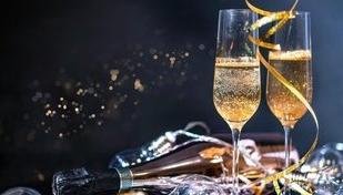 Como usar as cores da virada de 2026 na decora��o da sua festa