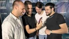 Z� Neto e Cristiano aparecem com filhos de Bolsonaro ap�s criticarem haters