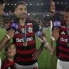 Filho faz jogador do Flamengo pagar 'mico' em rede nacional; veja