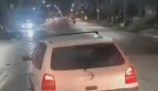V�deo cruel: motorista barra passagem de ambul�ncia