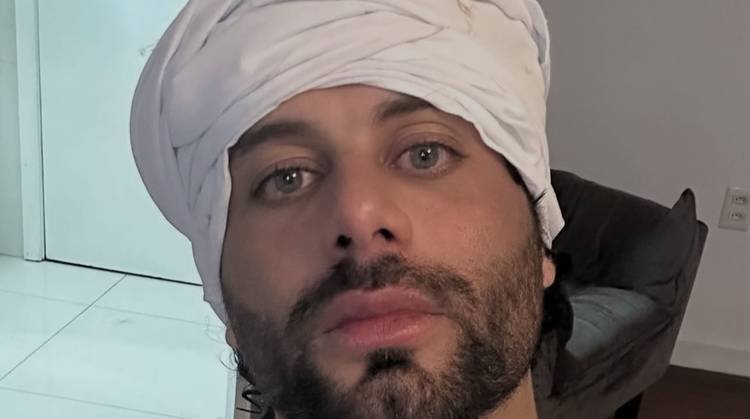 Jesus Luz � hostilizado ap�s publicar fotos em terreiro de candombl�