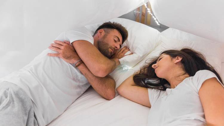 Por que alguém quer transar, mas não quer dormir junto? Entenda
