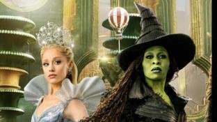 Crtica de Wicked: Parte 2 - Uma Alegoria Sombria sobre Poder e Amizade