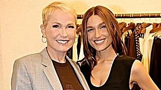 Xuxa entrega desejo de ser avó e relata conversas diárias com Sasha