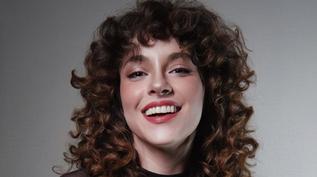 Gabriella Di Grecco celebra reestreia na TV e fala de novas paixes; confira