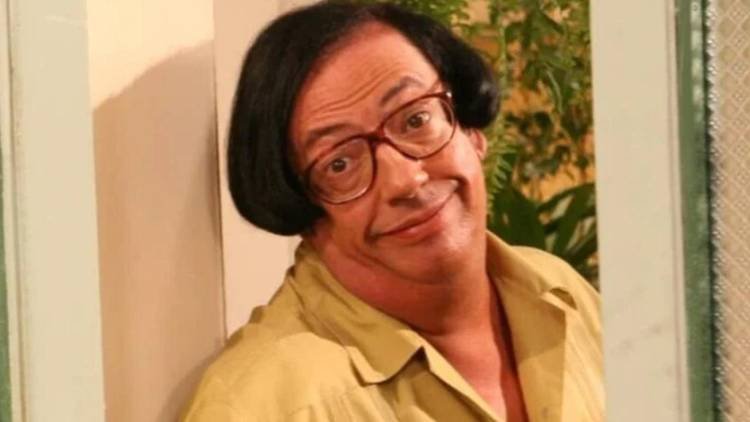 Recentemente, o ator teceu duras cr�ticas � conviv�ncia no local