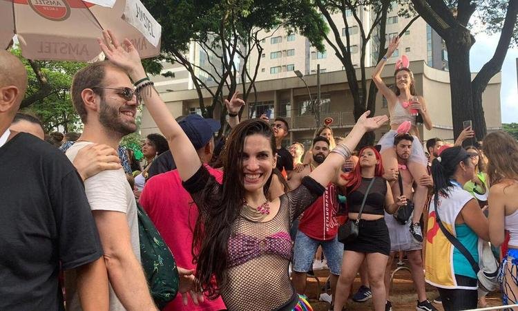 Nadyla Ferreira no Bloco da Calixto, na Savassi