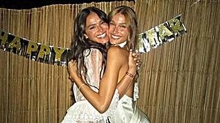 Influencer rebate Xuxa após crítica a Sasha e Marquezine: 'Sou amada'