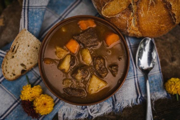 Carne ensopada de inverno