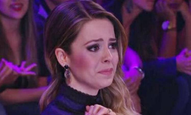 Aos prantos, Sandy desabafa ao falar sobre amor