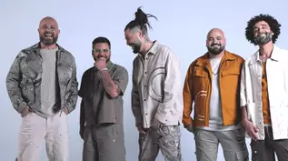 Maneva revisita grandes sucessos em último show de sua turnê de 20 anos de carreira