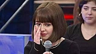 Klara Castanho relata problema de sa&#250;de e preocupa f&#227;s: 'Chorando de dor'