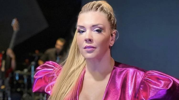 Simony Benelli revela planos in�ditos e descarta compromisso amoroso