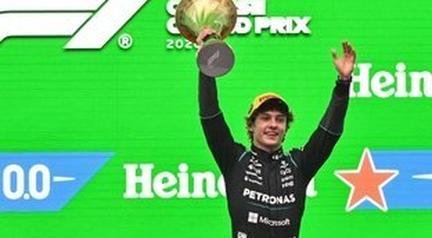 Antonelli agradece � Mercedes ap�s vit�ria no GP da China.