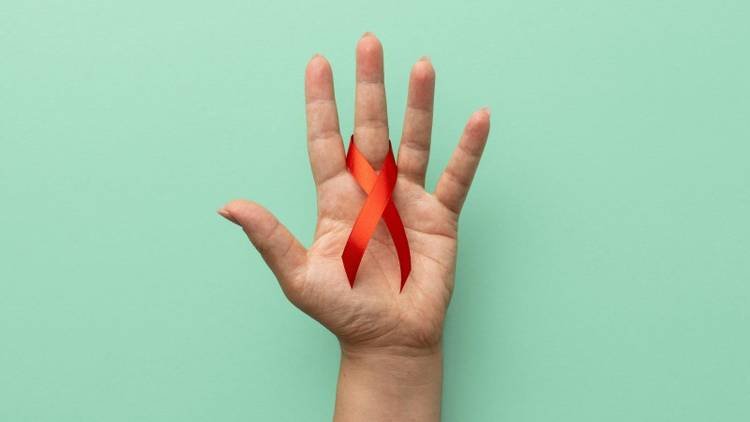 O mundo baixou a guarda contra o HIV? Entenda o alerta do UNAIDS