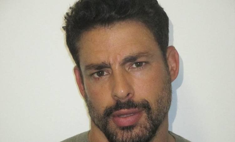 Você viu? Maurício Stycer detona série com Cauã Reymond e repercute no X