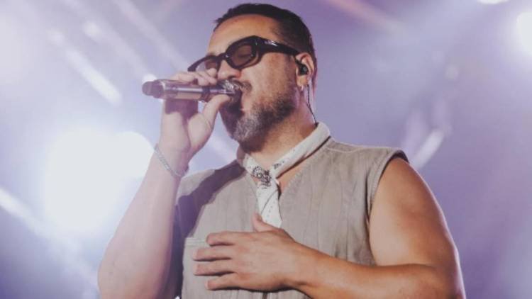 Cantor cometeu uma gafe ao agradecer a cidade em que realizou um show recentemente
