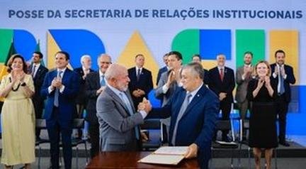 Projeto que prop�e o fim da escala 6x1 chega � C�mara