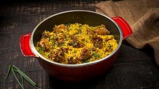 Como fazer galinhada mineira autêntica em casa com esta receita