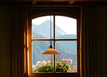 Coloque uma colher na janela da casa: para que serve e por que recomendam