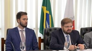 Sete deputados renunciam por candidatura �nica de Tadeu ao TCE