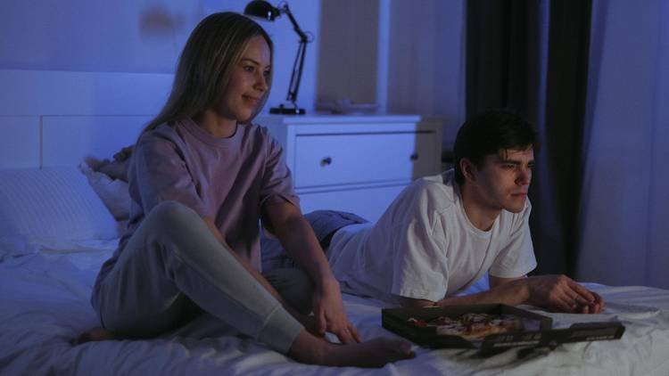 O sexo das séries 'hot' parece real? Entenda o que muda na vida real
