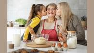 Fábrica de Bolo Vó Alzira celebra Dia das Mães reposicionando a linha festa com storytelling de afeto.