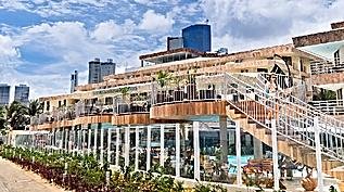 Esmeralda Praia Hotel inaugura deck suspenso em Ponta Negra