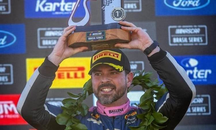 Witold Ramasauskas acelera forte e domina o topo da tabela na Nascar Brasil