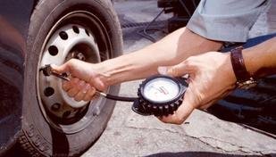 Calor excessivo acelera desgaste dos pneus e aumenta alerta para manuten��o