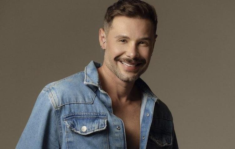 O influenciador, que j� provou n�o ter papas na l�ngua, fez uma compara��o entre Lucas Selfie e Ana Clara, apresentadora do 