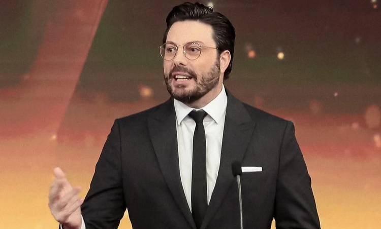 Você viu? Danilo Gentili surpreende ao falar sobre possível mudança de emissora