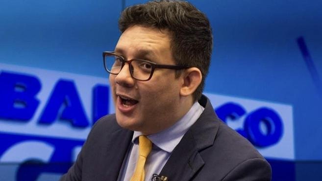 Erlan Bastos, nome forte do notici�rio de celebridades, morre aos 32 anos