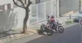 Ladres de motos atacam no Sion