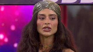 Aline Campos exibe resultado de cirurgia facial ap�s ser detonada