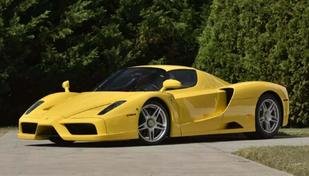 Ferrari Enzo � leiloado por R$ 95,5 milh�es e bate recorde; conhe�a
