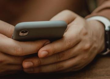 Slow dating: por que algumas pessoas estão cansadas da pressa dos apps