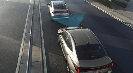 Carros que freiam sozinhos: como a tecnologia evita acidentes graves