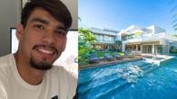 O jogador do Flamengo investiu em imóvel de alto padrão na Barra da Tijuca, com piscina, cinema privativo e área gourmet completa
